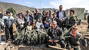 Karşıyaka Belediyesi 'Kentsel Dönüşüm Ormanı'na bin 500 fidan
