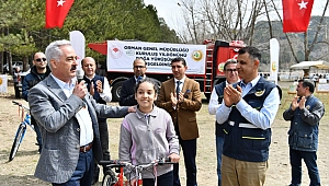 Orman Haftasında Kazandığı Bisikleti Olmayan Arkadaşına Verdi