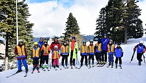 Bursa Orman Spor'dan Çocuklara Kayak Eğitimi 