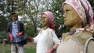 Cezaevinde öğrendiği oymacılıkla ağaçtan heykeller yapıyor